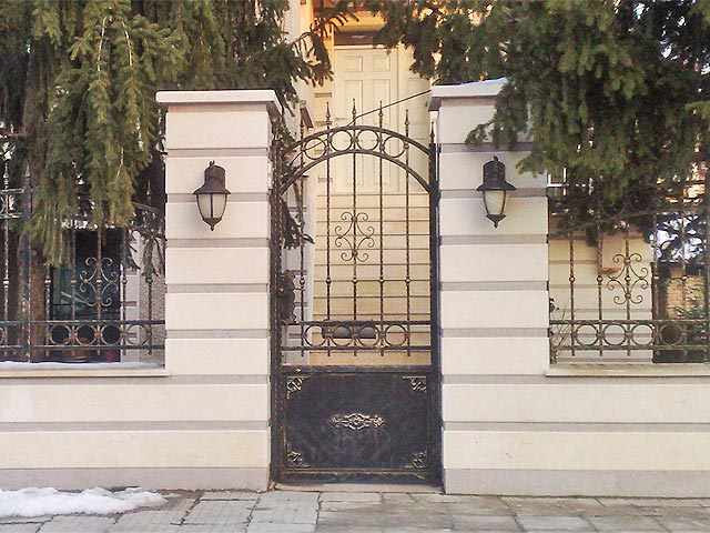 Огради и врати